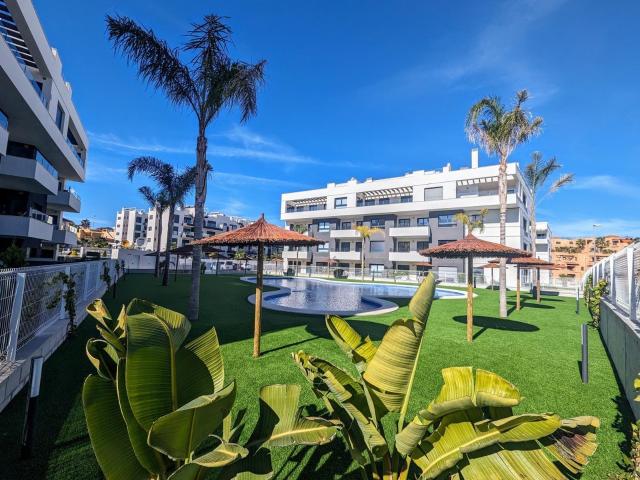 Espectacular ático de 2 dormitorios con solárium en Villamartín | M1078