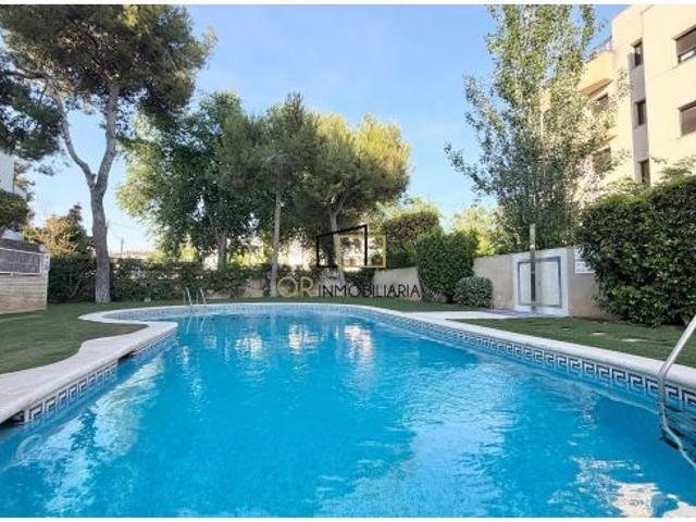 Espectacular ático dúplex con terrazas, piscina y parking doble a 2 minutos de la playa en Ribes Rog