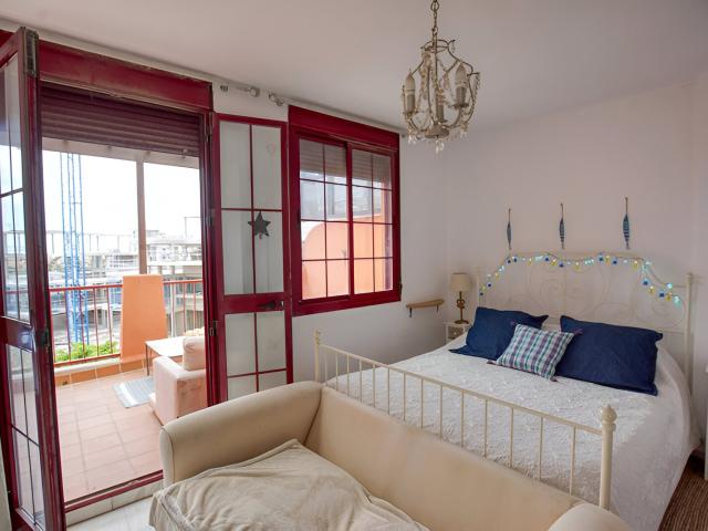 Espectacular ático dúplex de 2 dormitorios y 2 baños ubicado. 130m² Estepona