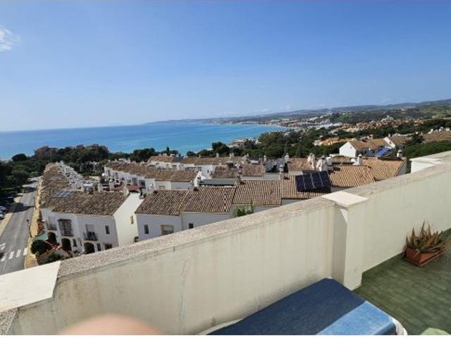 Espectacular Ático en Estepona con Vistas Panorámicas al Mar
