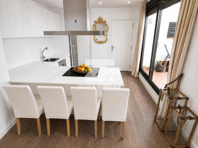 Espectacular ático en venta con gran terraza y ascensor