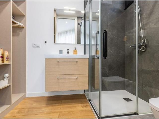 Espectacular bajo vivienda de techos altos PREMIUM en ZALAETA A Coruña