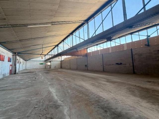ESPECTACULAR GRAN NAVE TIPO C EN VALLS