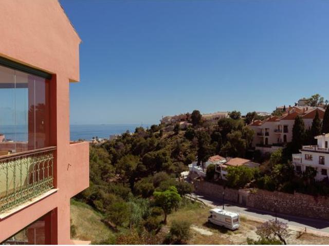 Espectacular Dúplex de 4 Dormitorios con Vistas al Mar, Grandes Terrazas y Piscina en Torreblanca