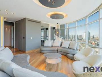 Espectacular Dúplex 6 Ambientes con Dependencia. 3 Cocheras. Torre Mulieris. Impresionante Vista Al Río y Ciudad