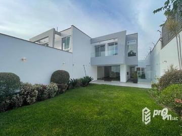 Espectacular en Condominio en zona segura de la Molina