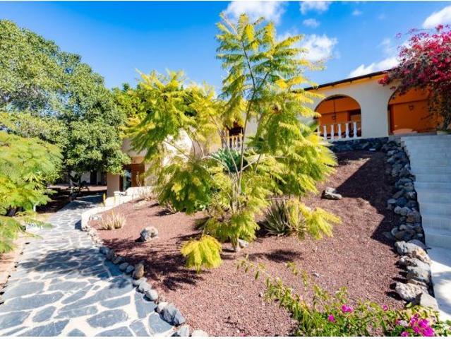 ESPECTACULAR FINCA RESIDENCIAL DE LUJO CON 6 VIVIENDAS, ZONA DE EVENTOS y PISCINA CLIMATIZADA, JARDI