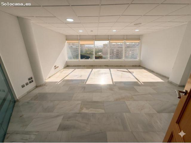 Espectacular Oficina Premium en Teatinos – 154 m2 Todo Exterior, Luminosa y Adaptable Zonas Comunes