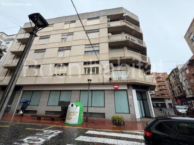 Espectacular Local Esquinero de 545 m² en la mejor zona de Oliva Ideal