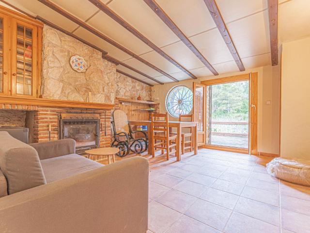Espectacular masía de piedra completamente reformada, lista. 476m² Figueres