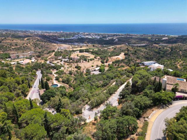 Espectacular parcela en Marbella en Alto de los Monteros