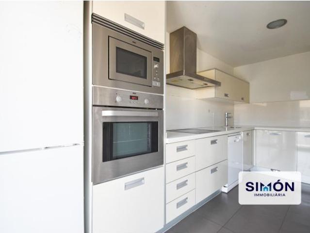 ¡Espectacular piso 3 habitaciones, 2 baños, trastero, parking y además piscina!