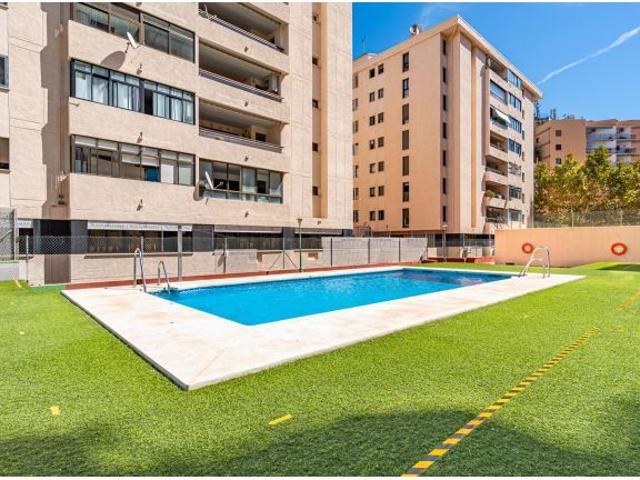 Espectacular piso con 4 Dormitorios orientación Sur donde el sol entra primero y el mar nunca se va