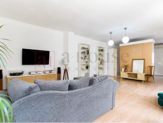 ESPECTACULAR PISO CON BALCÓN EN LA DRETA DE L EIXAMPLE