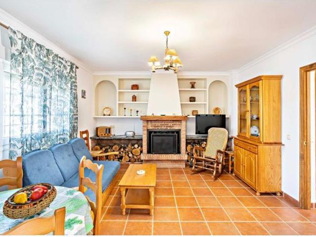 Espectacular Piso con TRES dormitorios, BAÑO, ASEO y amueblado en Velefique, Almería