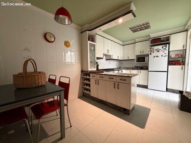 ESPECTACULAR PISO DE 180 M2 EN UNA MUY BUENA ZONA DE LLLIRIA