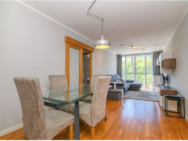 Espectacular piso de 3 hab. con piscina comunitaria junto a Plaza Cerdà