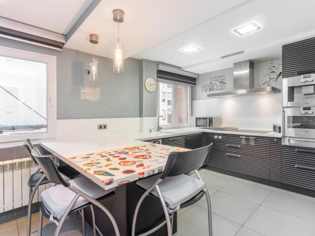 Espectacular piso de una habitación con pza. de garaje en Fray Ceferino Oviedo