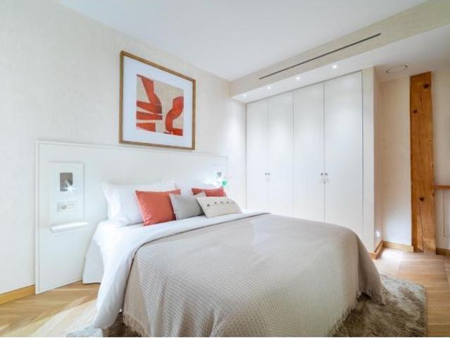 ESPECTÁCULAR piso de LUJO de 175 m2 con balcones en FINCA CLÁSICA – Barrio de Salamanca