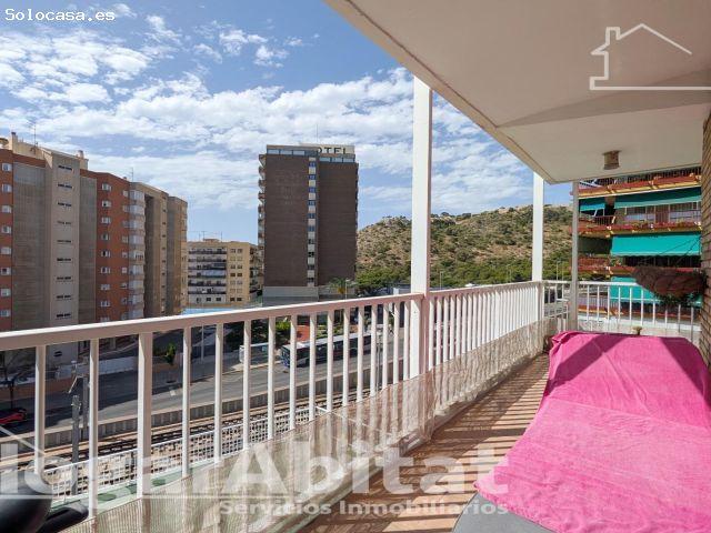 ESPECTACULAR PISO MUY BONITO CON TERRAZA, GARAJE Y VISTAS AL MAR