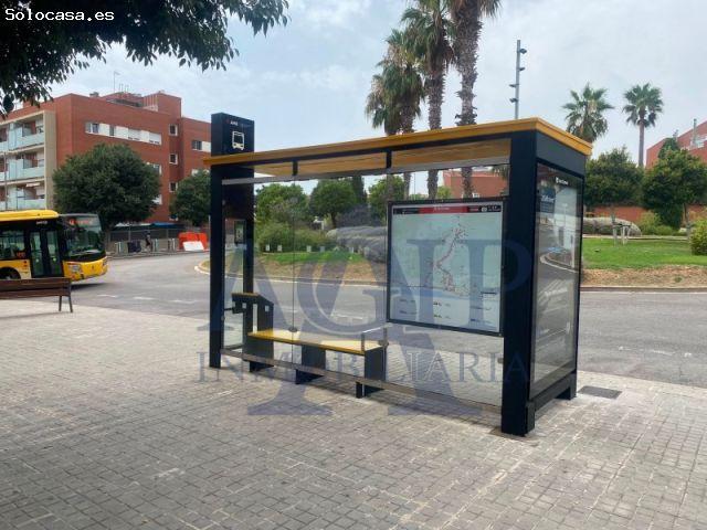 Espectacular piso reformado con terraza, piscina y parking en Montgat
