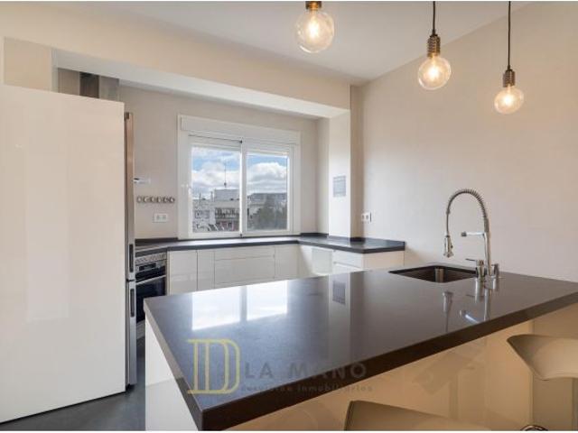 ¡ESPECTACULAR PISO REFORMADO CON TERRAZA Y VISTAS DESPEJADAS!