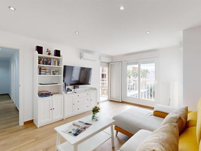 Espectacular piso reformado en las piscinas naturales 85m² Torrevieja