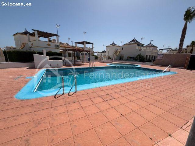Espectacular Quad en Los Altos con 2 Piscinas, Solárium y Gran Sótano