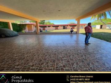 Espectacular Rancho en Uman 4 ha Casa Caballeriza Capilla Estanque Corrales