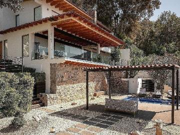 Espectacular residencia amueblada en renta en Valle de Bravo !