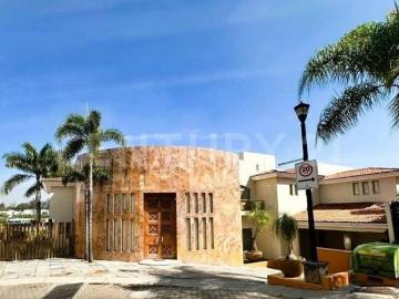 Espectacular Residencia en Venta construida por el Arquitecto LUIS BARRAGAN
