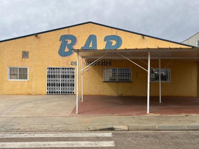 Bar Restaurante Salón de celebraciones con parcela de 1.500 m2 a la venta en Jumilla