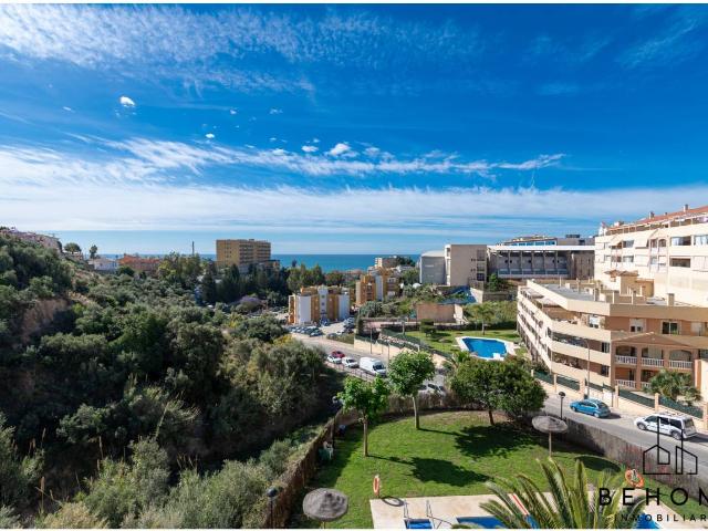ESPECTACULAR VIVIENDA CON TERRAZA PANORÁMICA AL SUR