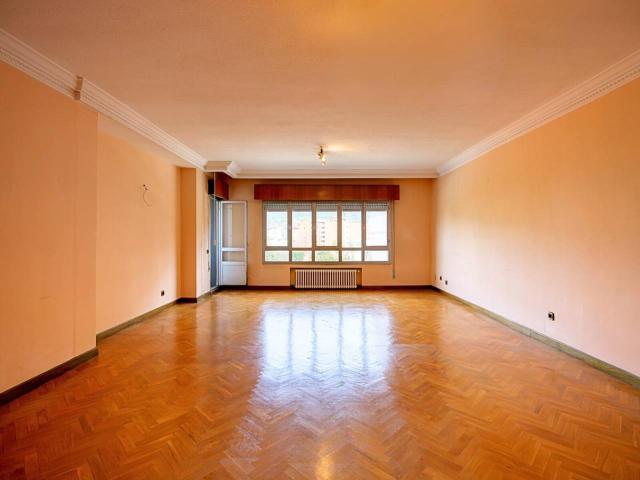 Espectacular vivienda de 192 m² con terraza, garaje y trastero en el centro de Oviedo