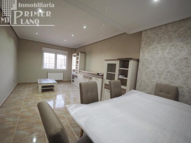 Espectacular vivienda junto avda J.Carlos I, nueva estrenar con 4 dorm, 3 baños, garaje y patio