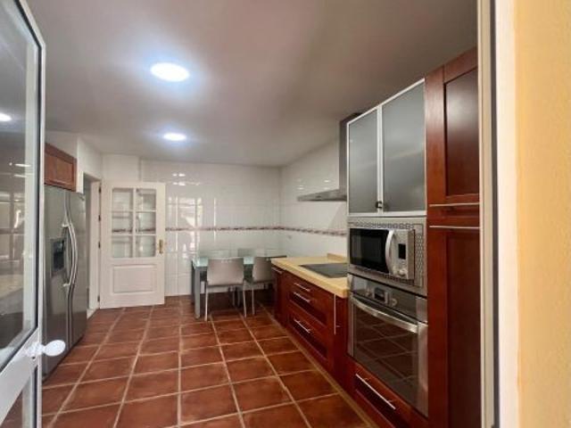 Espectacular vivienda luminosa con piscina privada en Los Barrios