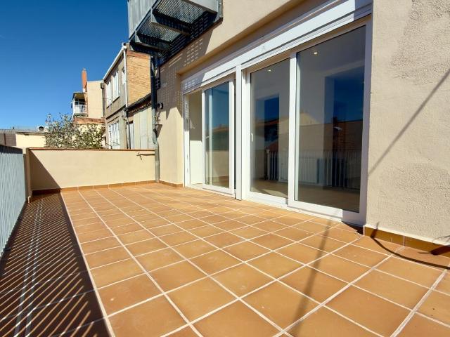 Espectacular vivienda para que estrenes con gran terraza sur, 4 hab dobles, box privad para dos coches, totalmente exterior