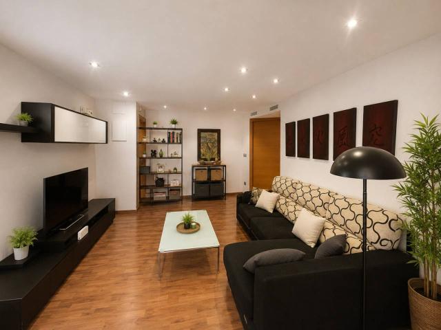 Espectacular vivienda reformada con garaje en Campanar