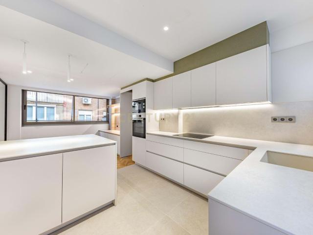Espectacular vivienda reformada de 220 m² con 4 habitaciones