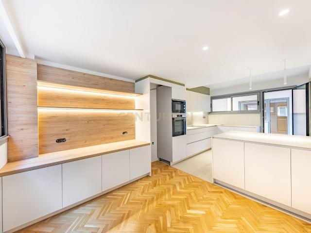 Espectacular vivienda reformada de 220 m² con 4 habitaciones