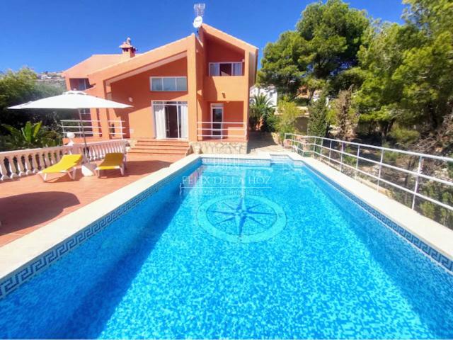 ESPECTACULAR VILLA CON VISTAS AL MAR EN CUMBRES DEL SOL DE BENITATCHELL