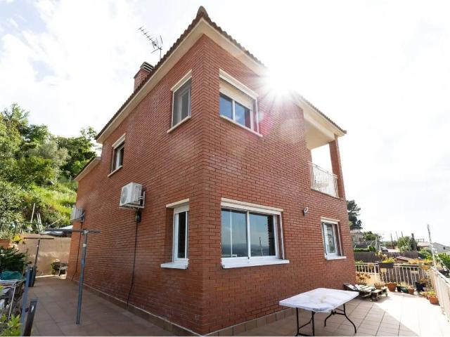 Espectacular villa de 250 m² en Cerdanyola del Vallès