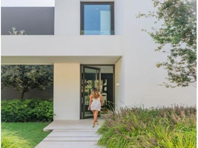 Espectacular villa de gran lujo en la exclusiva urbanización:” La Reserva del Alcuzcuz”