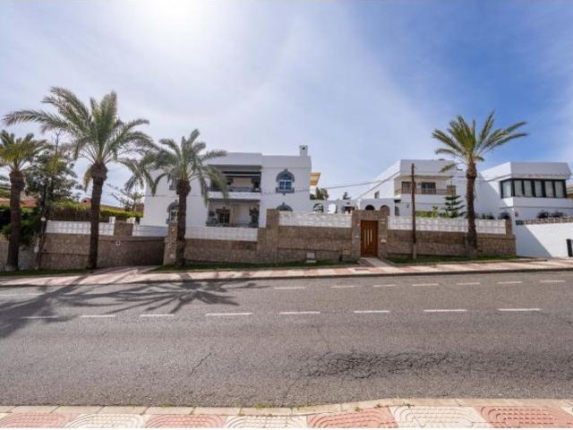 ESPECTACULAR VILLA DE LUJO UN REFUGIO ÚNICO DONDE CONVIVEN PRIVACIDAD, FAMILIA Y OPORTUNIDAD DE IN