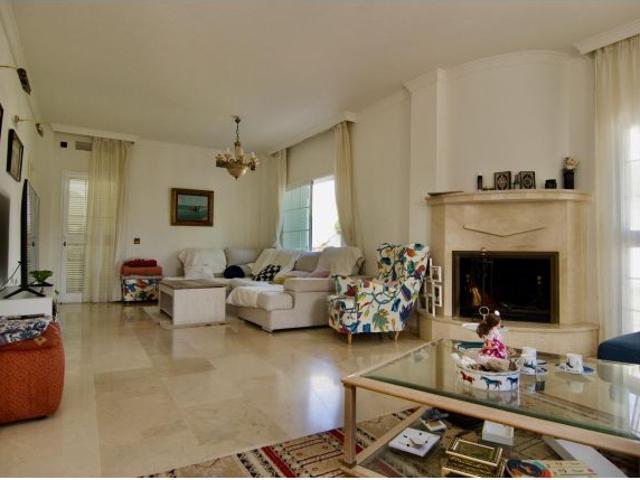 Espectacular Villa en Benalmádena con Vistas al Mar