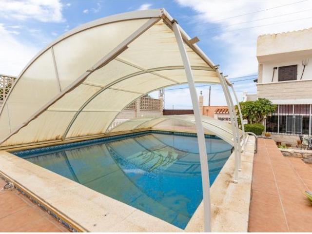 ESPECTACULAR VILLA EN EL PUNTALÓN. MOTRIL!