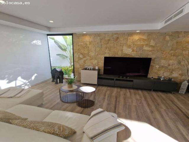 Espectacular villa en primera linea de campo de golf