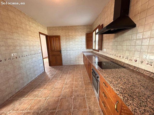 ? Espectacular Villa Independiente con Piscina Privada y 2.000 m2 de Parcela en Catral Alicante