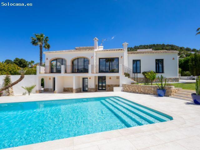 Espectacular Villa Moderna a la venta en Javea