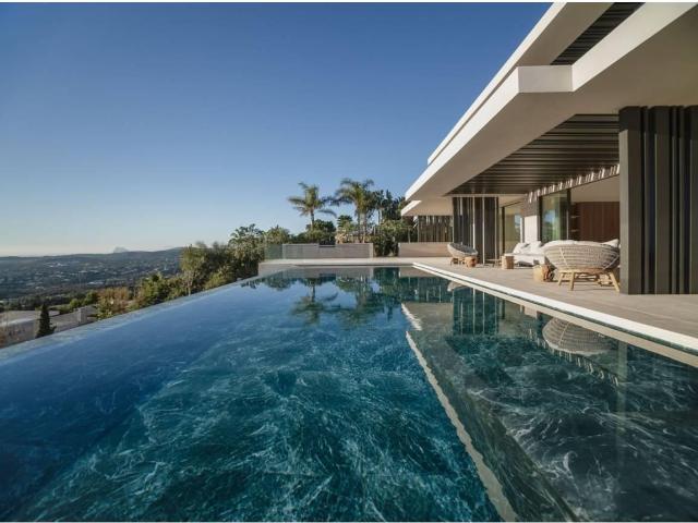 Espectacular Villa Moderna con Vistas Panorámicas 2554m² Sotogrande